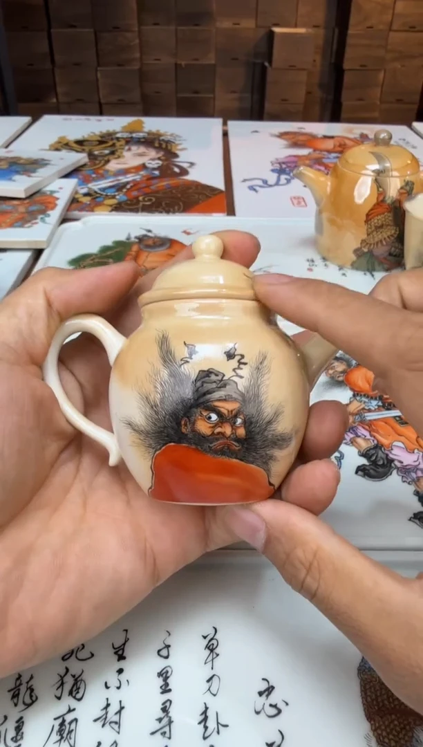 以笔为心，以瓷为纸。