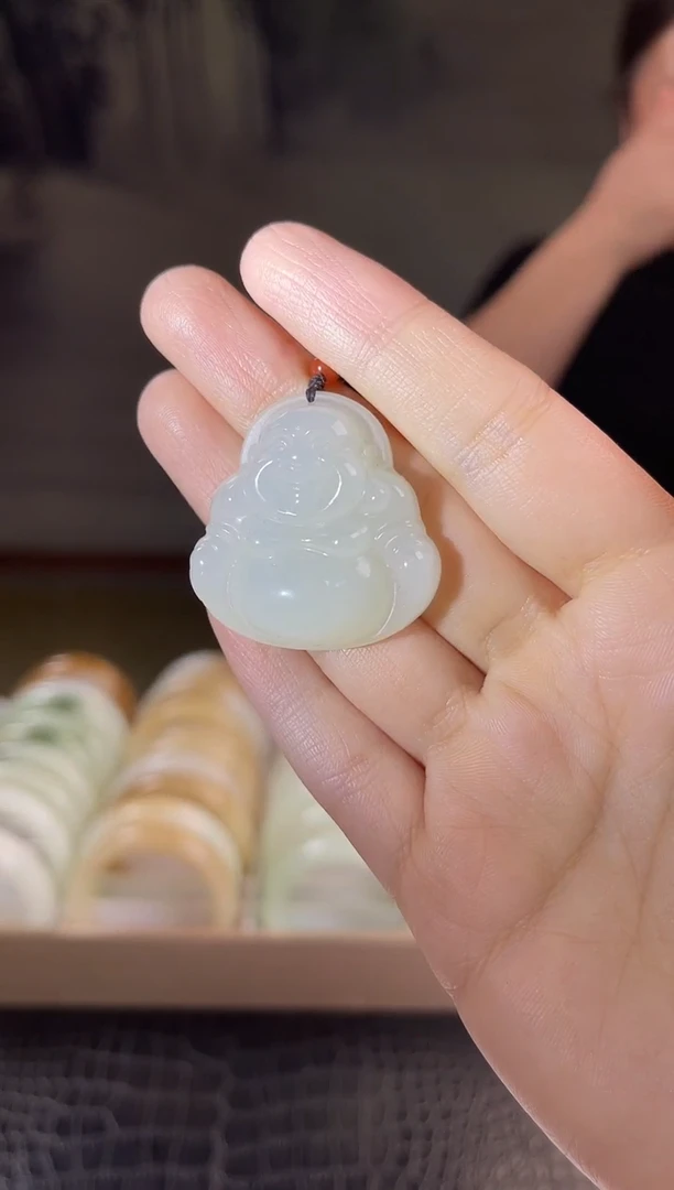 未镶嵌手镯和田玉吊坠