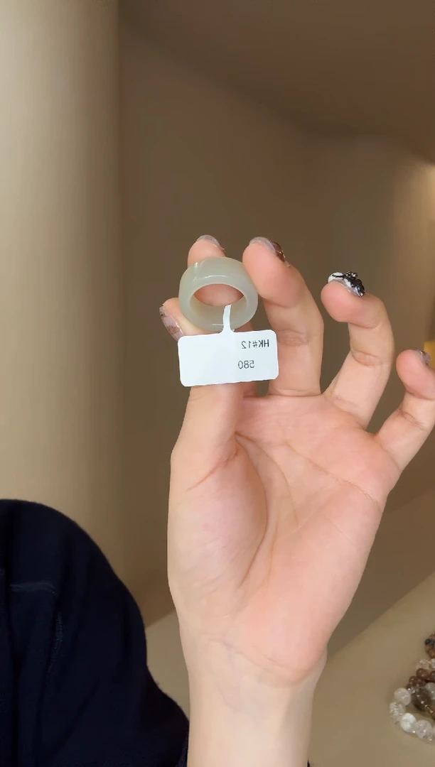 未镶嵌戒指和田玉12码且末白多样性发其一