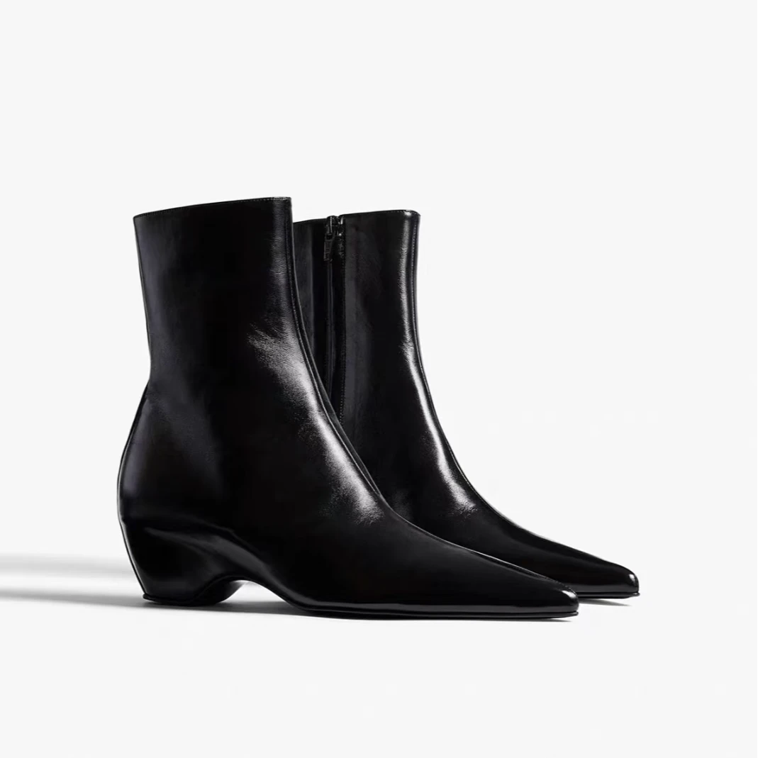 冬季厚底时尚复古百搭秋冬真皮加厚低帮雪地靴尖头靴