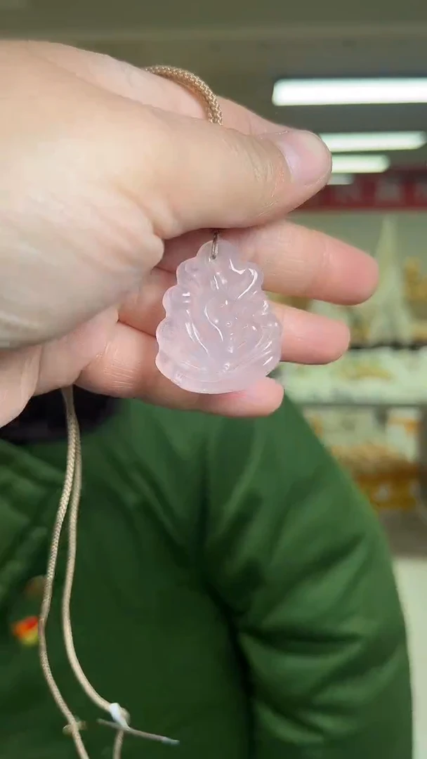 【闪购商品】芙蓉石吊坠(赠链)未镶嵌天然多样性发一