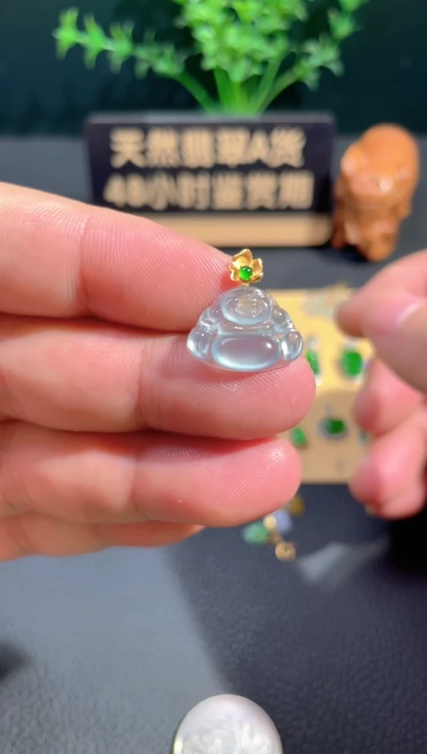 颈饰18K金镶嵌翡翠翡翠