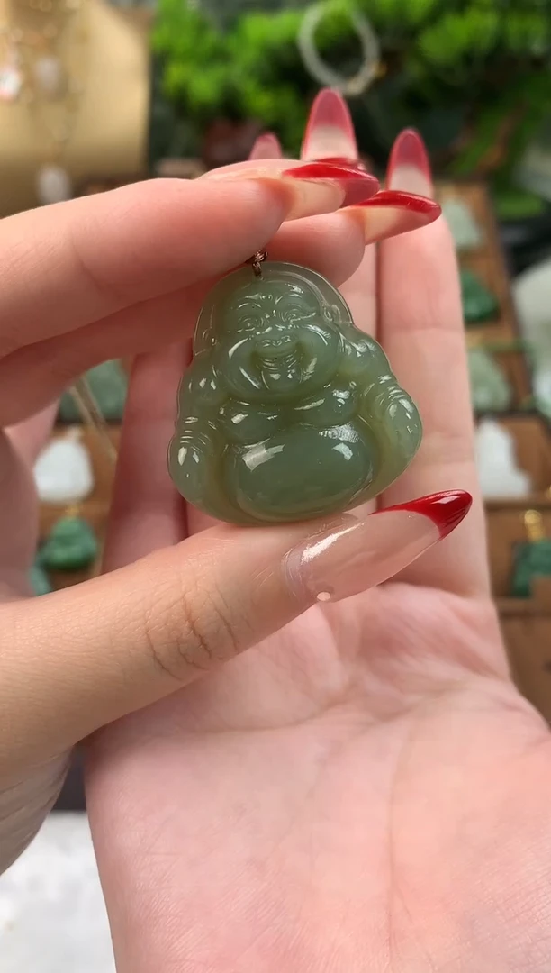 颈饰未镶嵌和田玉吊坠