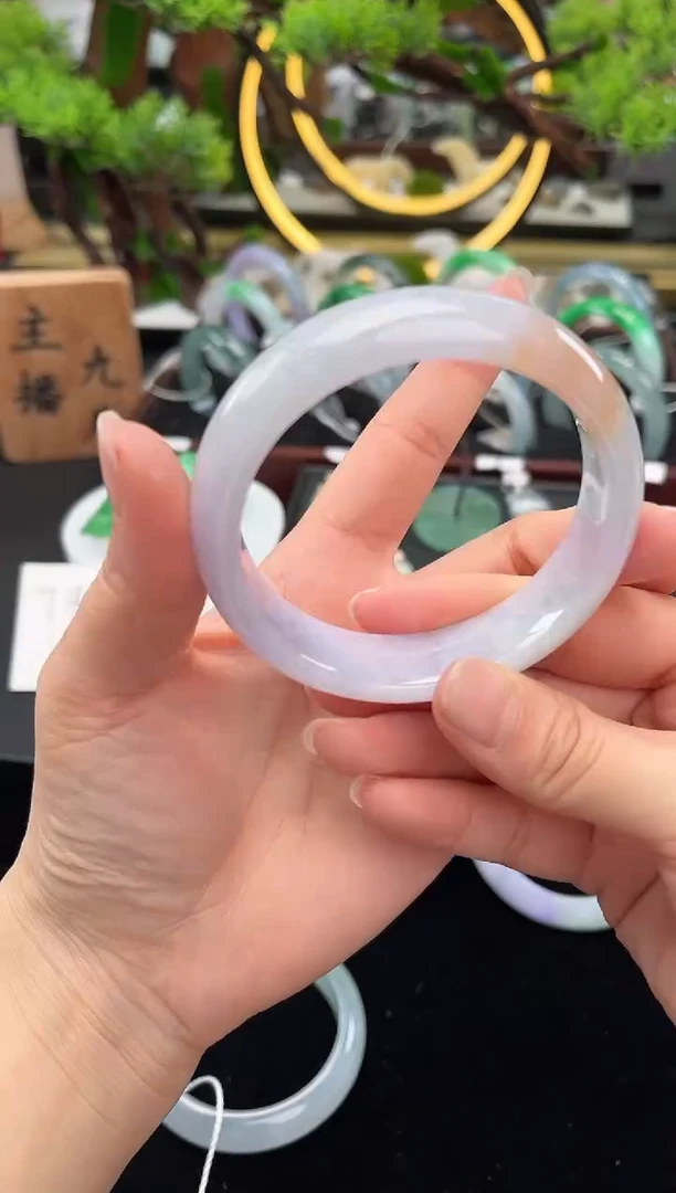 未镶嵌手镯翡翠手镯