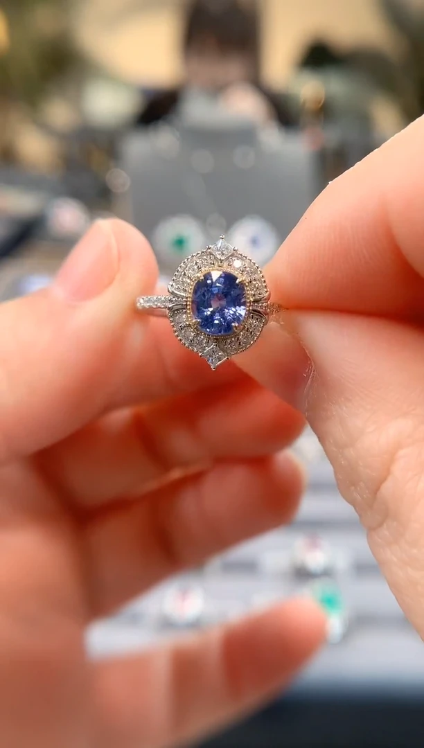 【闪购商品】蓝宝石戒指18K金镶嵌蓝宝石