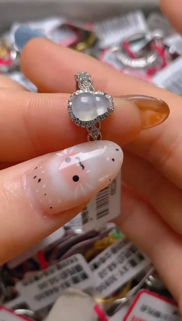 银S925镶嵌戒指翡翠百内无证书