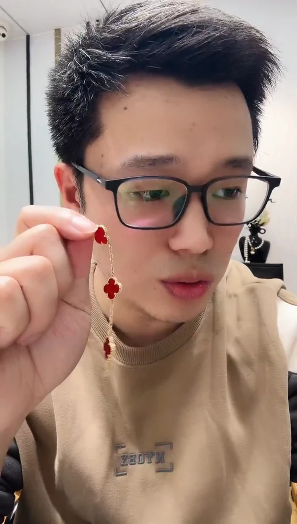 18K金镶嵌手链玛瑙/玉髓抖**搭红色k黄，五花手链