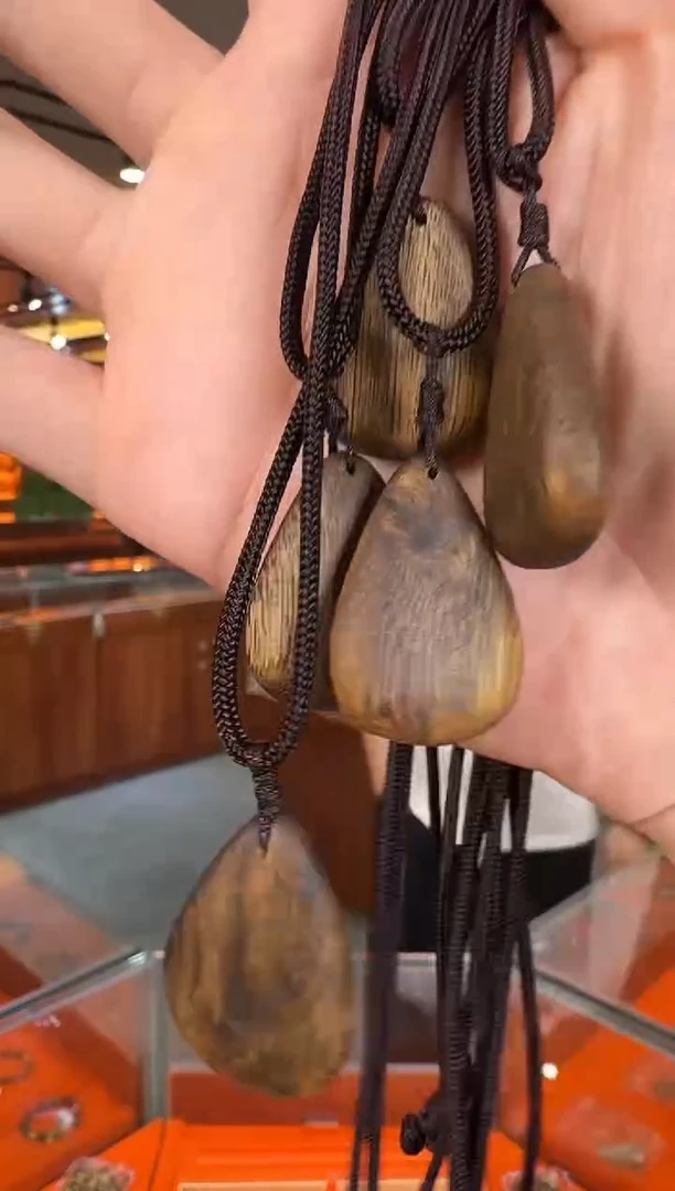 沉香沉香香囊水滴小吊坠多样性发一