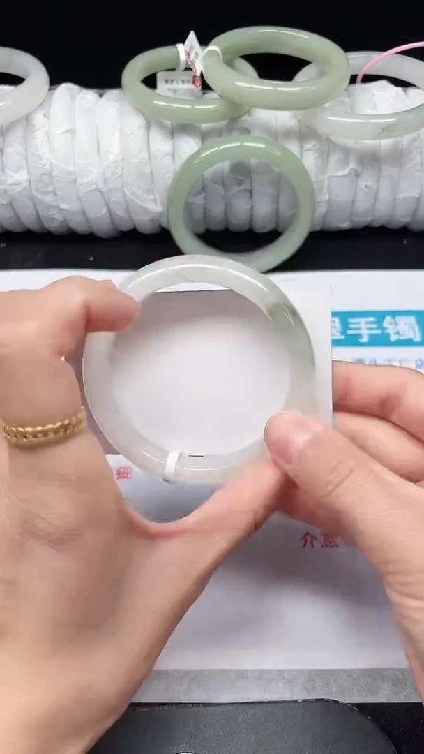 未镶嵌手镯石英质玉175-57/58