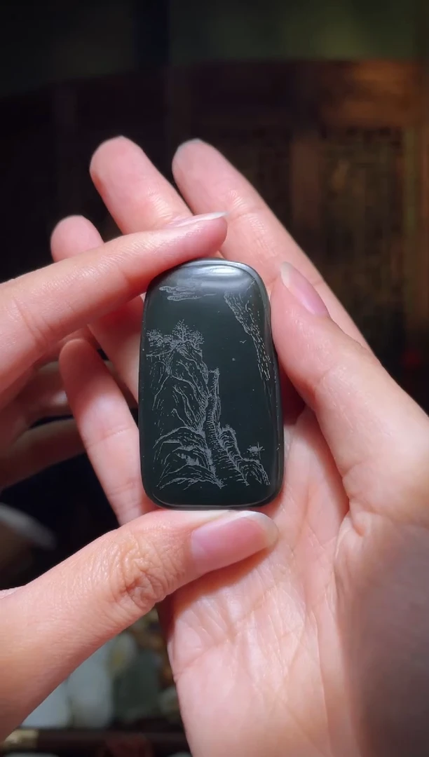 颈饰未镶嵌和田玉山水