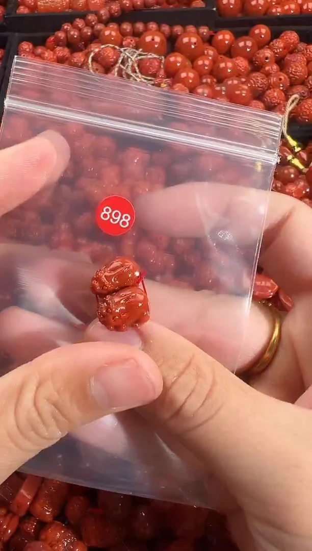 颈饰未镶嵌南红玛瑙1
