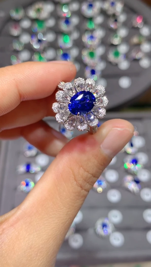 【闪购商品】蓝宝石戒指18K金镶嵌2.03CT