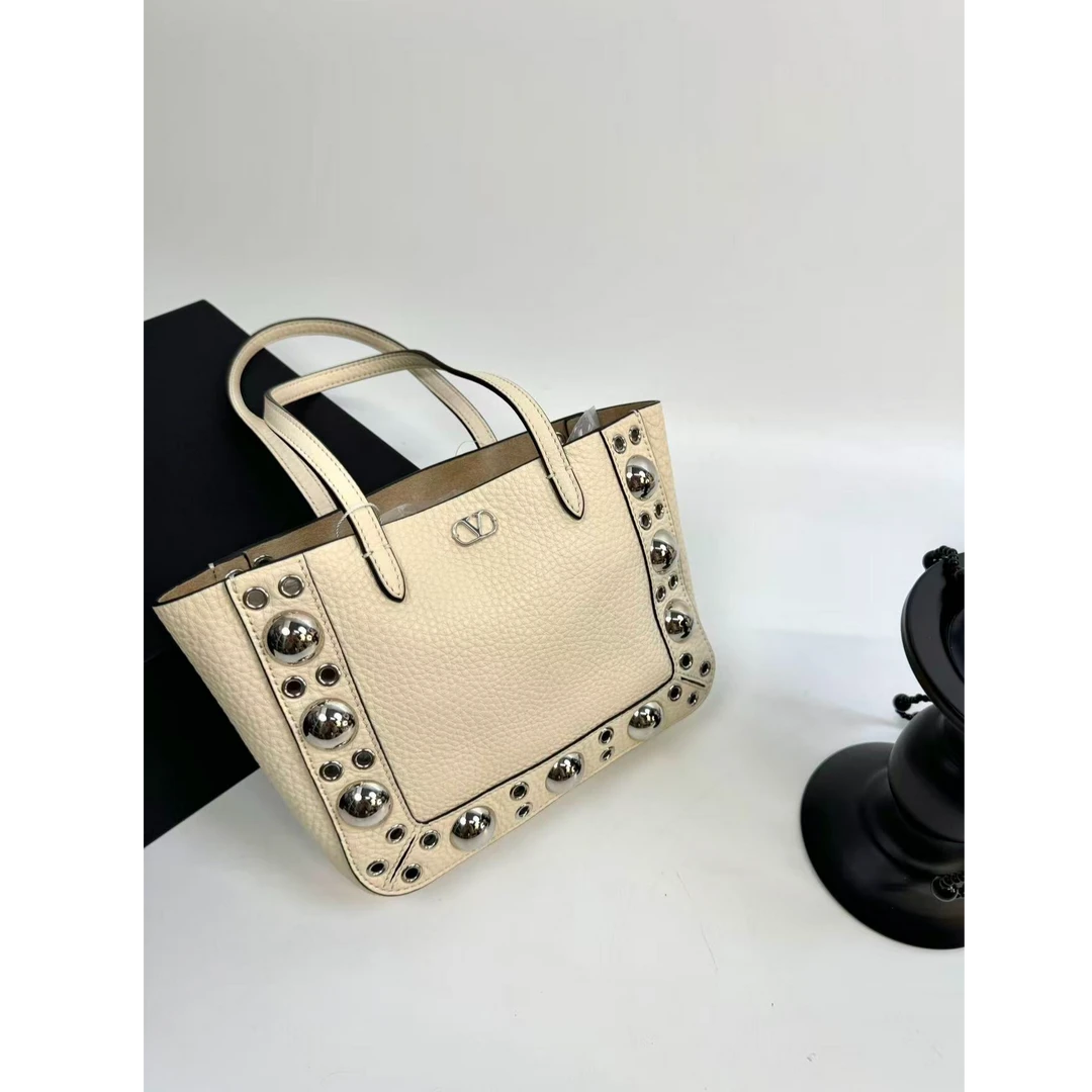 95新 Valentino/华伦天奴 【小考拉】华伦天奴 白色铆钉托特包