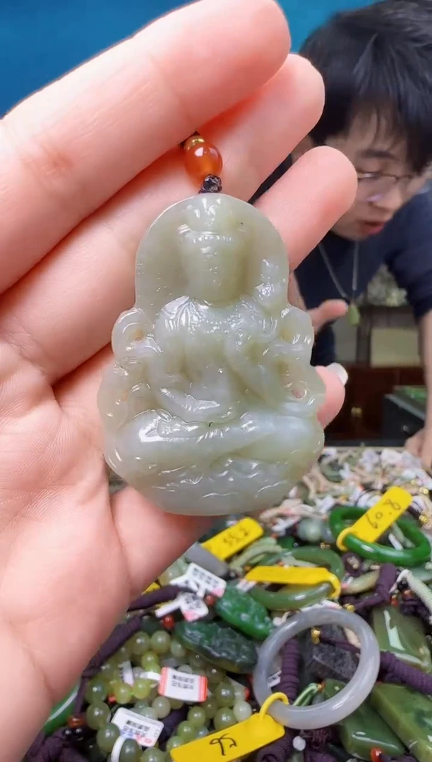 颈饰未镶嵌和田玉1