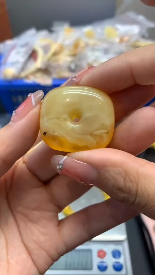 未镶嵌琥珀珠宝奇石2498