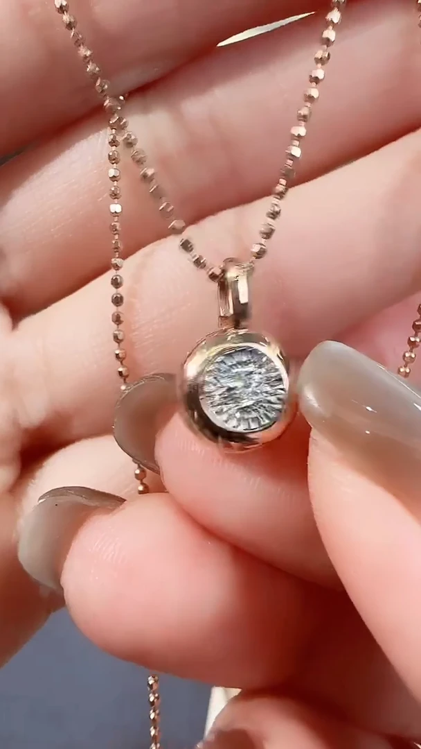 吊坠(不含链)18K金镶嵌天然钻石18K金钻石泡泡吊坠