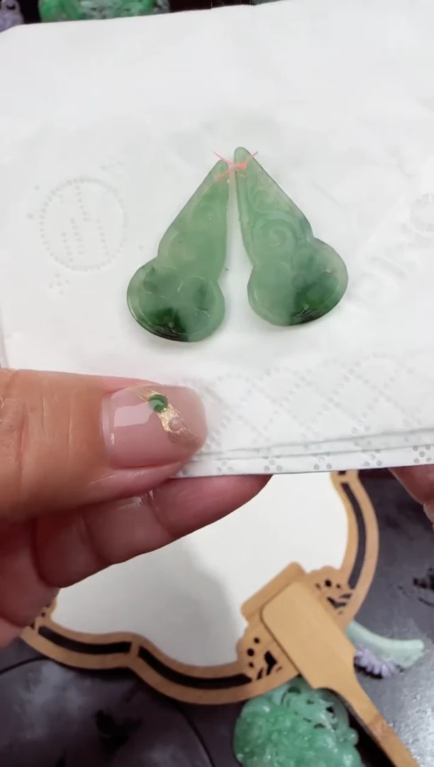 定制翡翠未镶嵌拍照