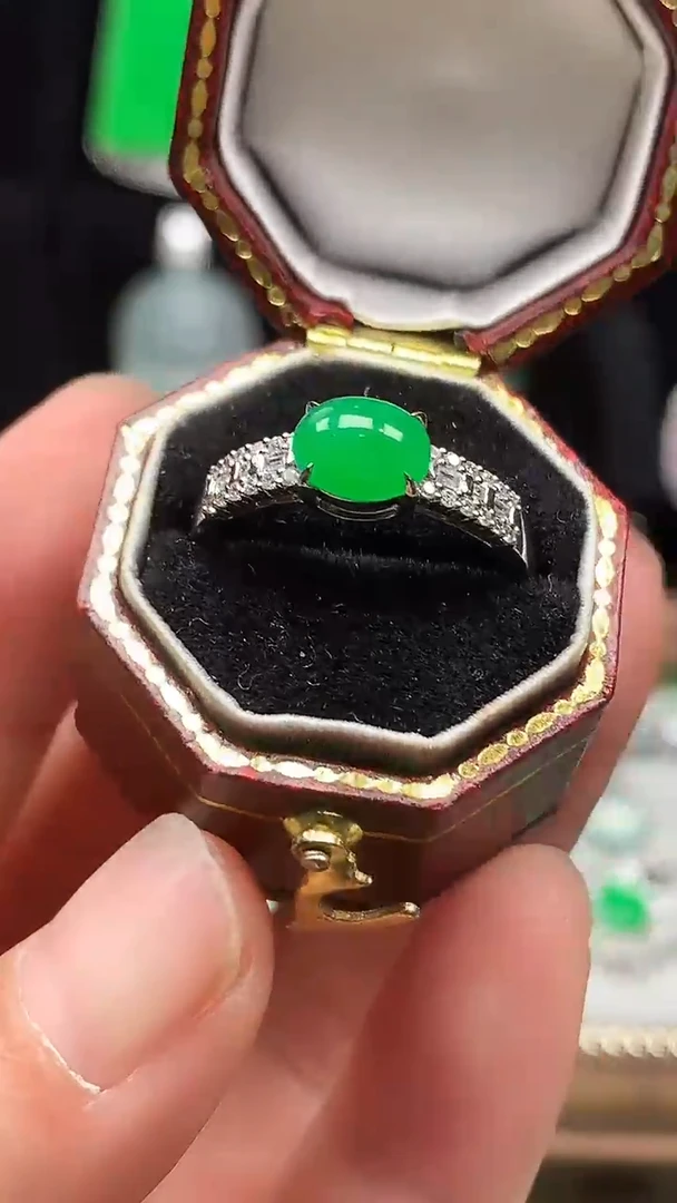翡翠戒指18K金镶嵌18k翡翠戒指