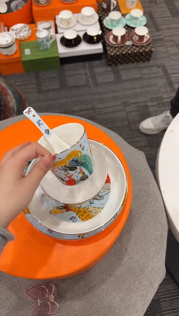 【闪购商品】杯H453--------------