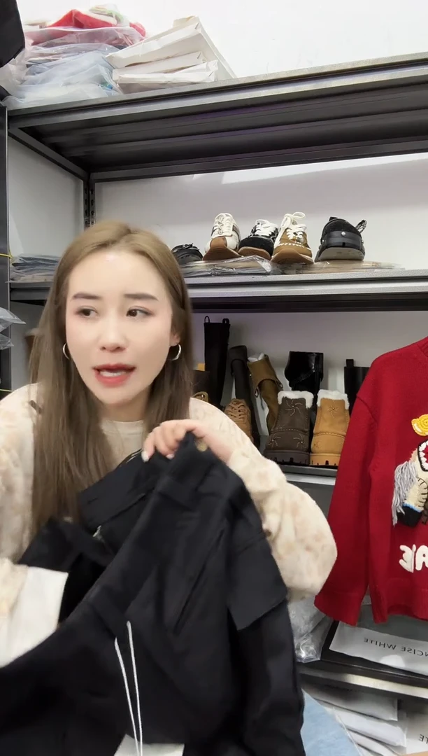 D***M特价牛仔裤