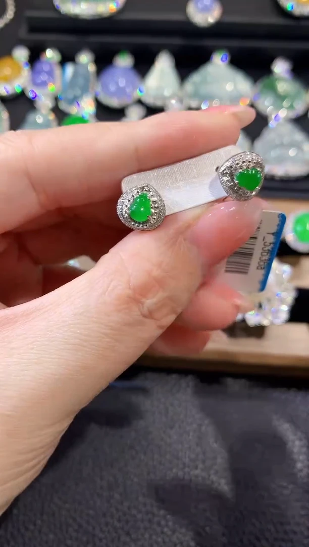 18K金镶嵌翡翠耳饰A63