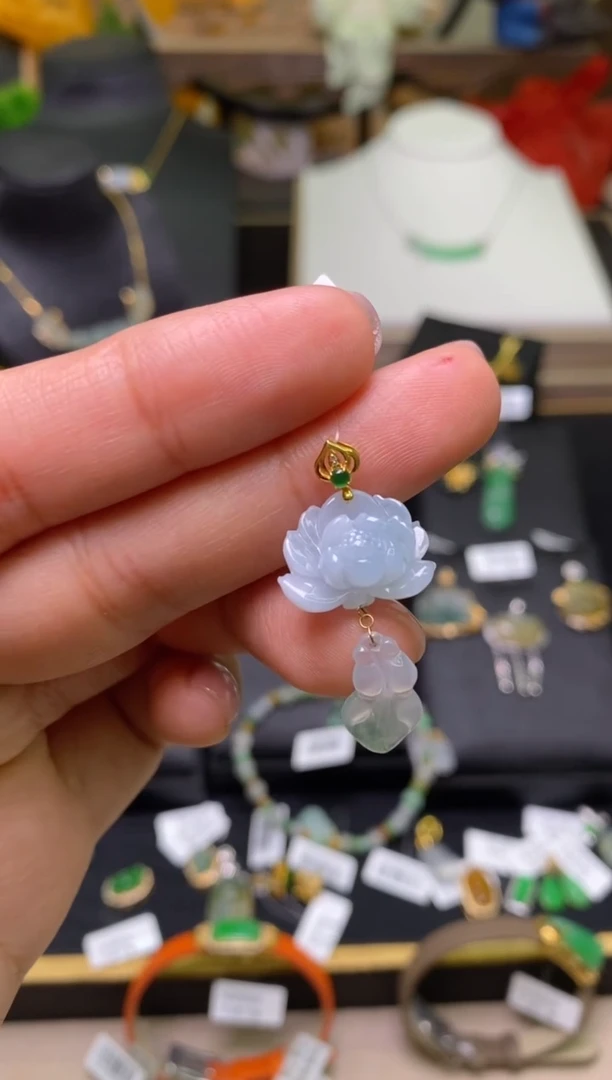 【闪购商品】翡翠颈饰18K金镶嵌净货17986