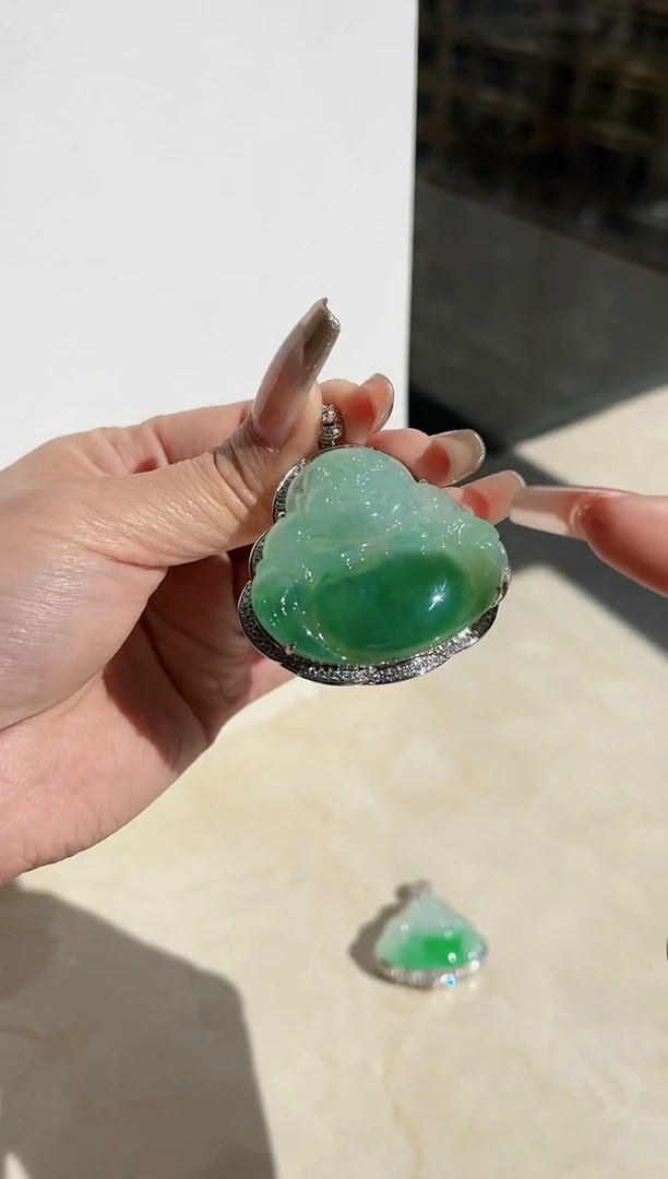 【闪购商品】翡翠颈饰18K金镶嵌吊坠