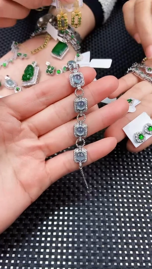 【闪购商品】翡翠手链未镶嵌11111111