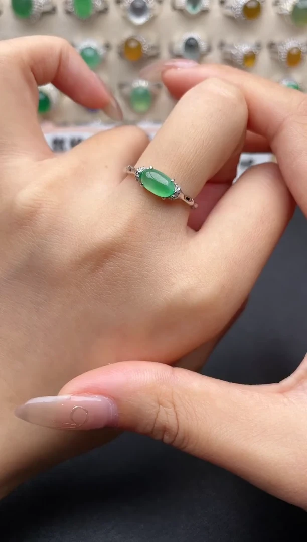 【闪购商品】翡翠戒指银S925镶嵌一物一证一礼盒