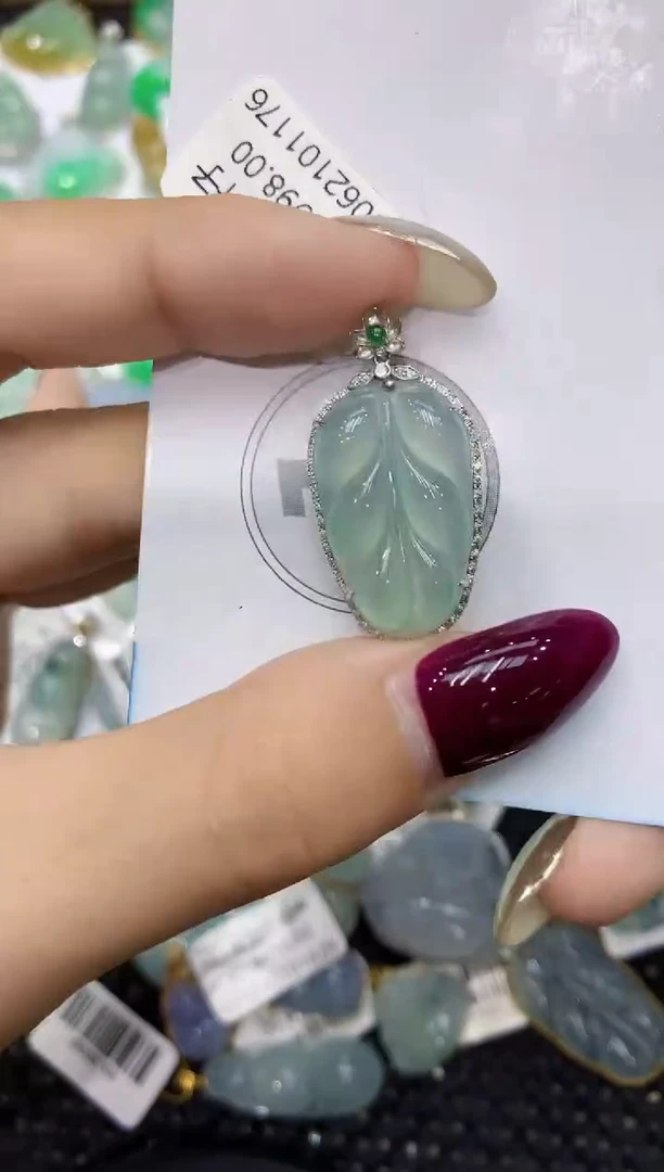翡翠未镶嵌颈饰1111111111111