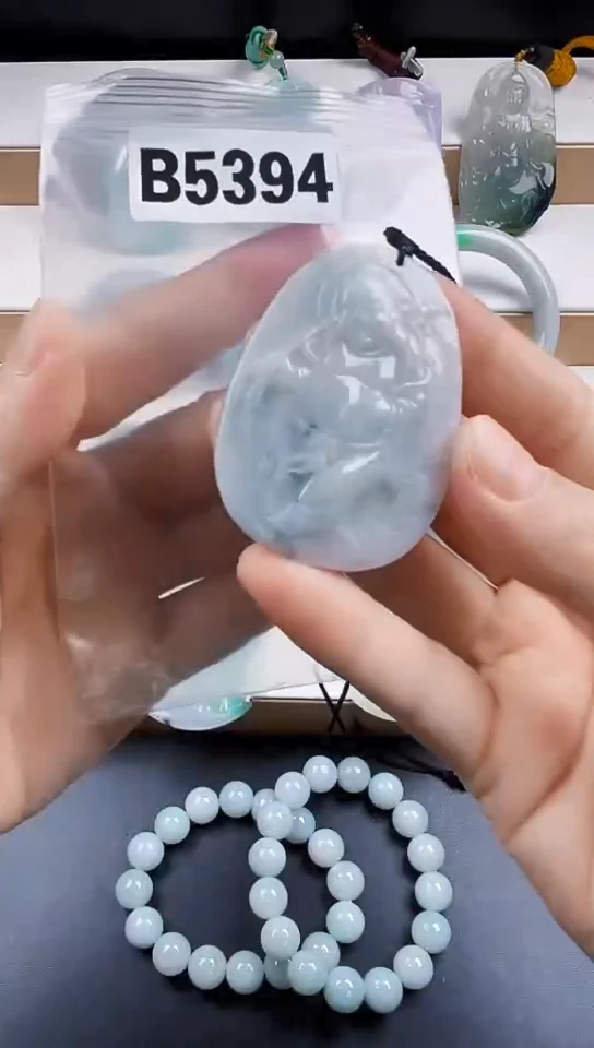 颈饰未镶嵌翡翠天然翡翠吊坠挂件