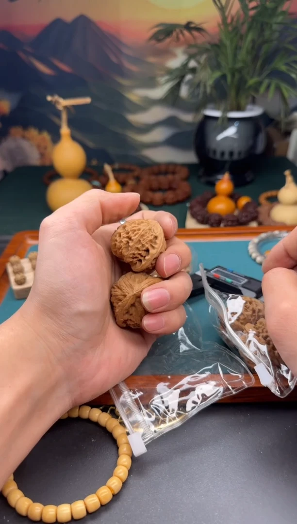 【闪购商品】文玩核桃吊坠宫灯6888