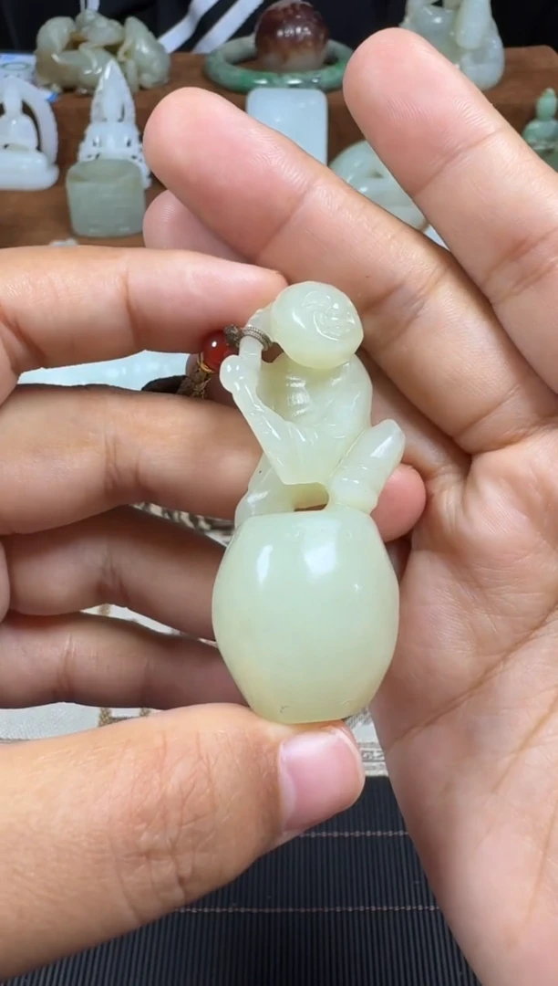 颈饰未镶嵌和田玉1