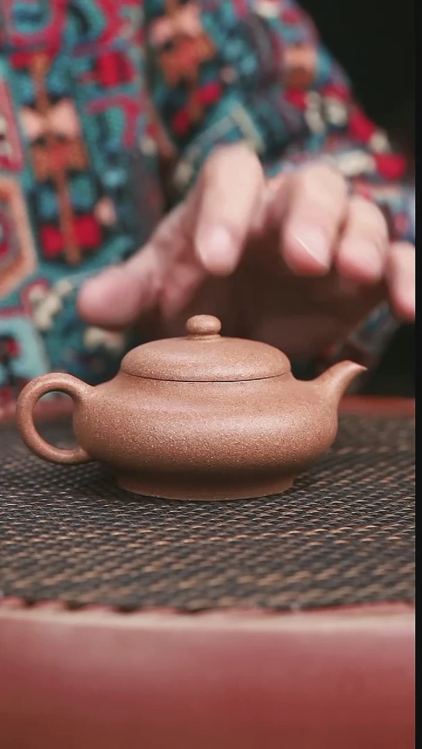 茶壶紫砂桃花泥虚扁150CC