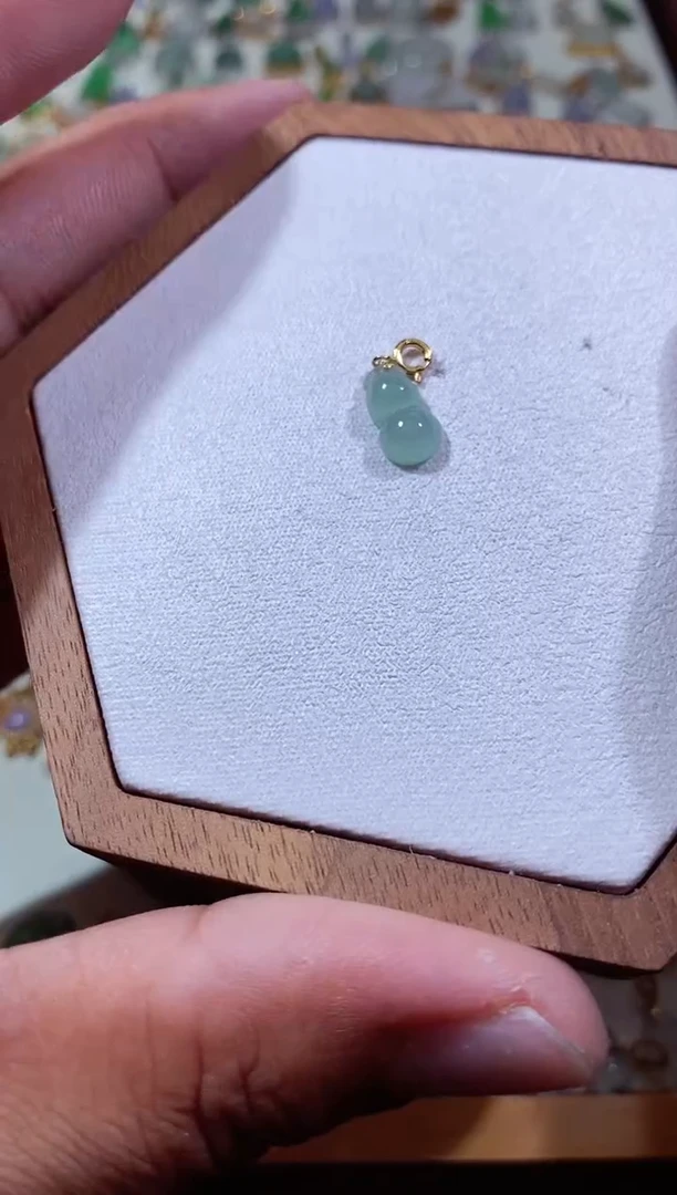 吊坠(不含链)18K金镶嵌翡翠11111