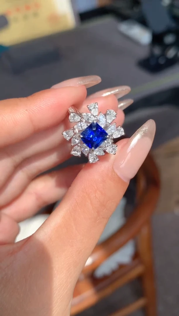 蓝宝石戒指18K金镶嵌2.38CT