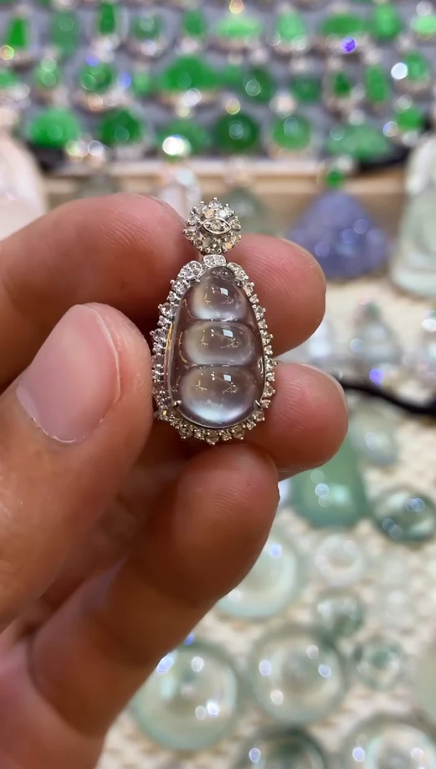 吊坠(不含链)18K金镶嵌翡翠豆子