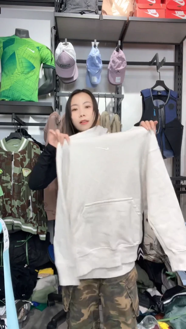 1192 闪购编码  运动卫衣裤以直播间过款为准 尺码. L 175
