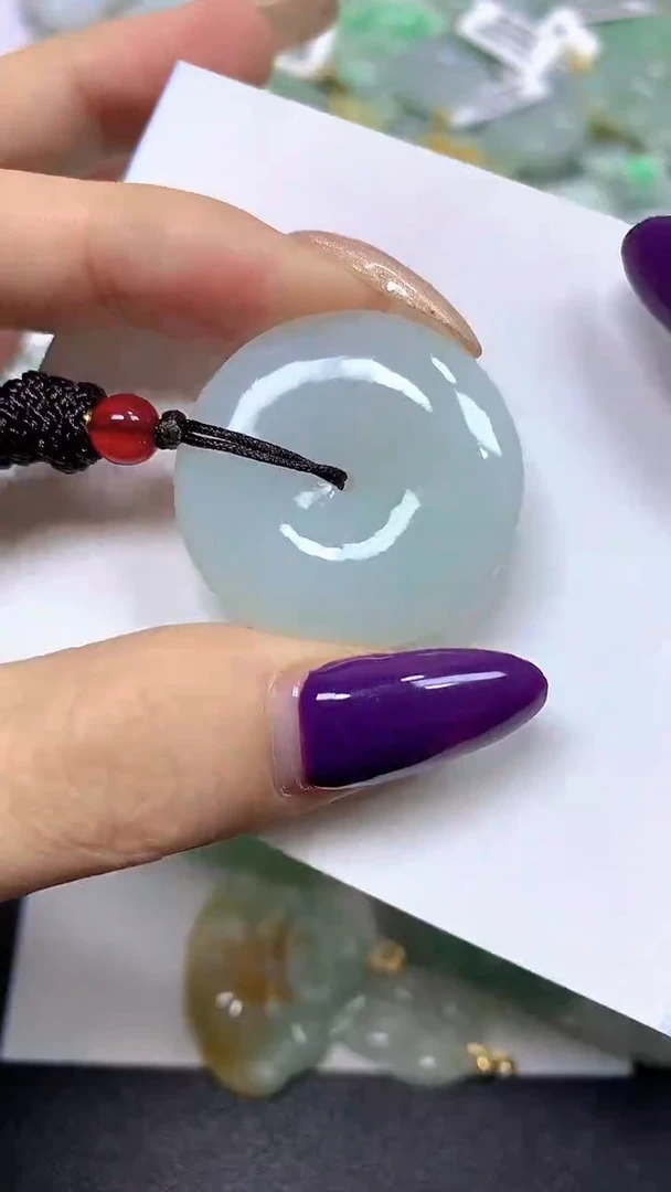 颈饰未镶嵌翡翠