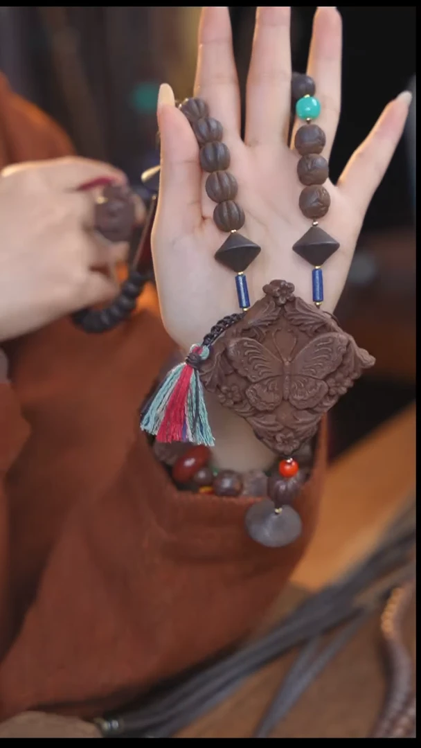 泥塑念慈瓜蝶绵绵满珠设计脖挂款福利