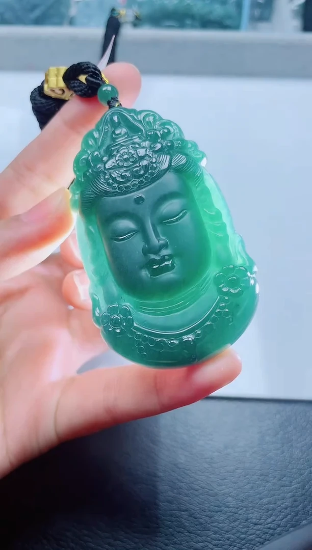 颈饰未镶嵌翡翠