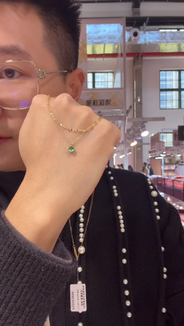 18K金镶嵌项链定制祖母绿KN0052