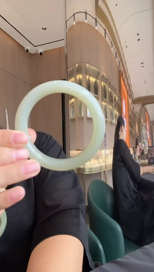 和田玉手镯未镶嵌我***人晚晴镯55