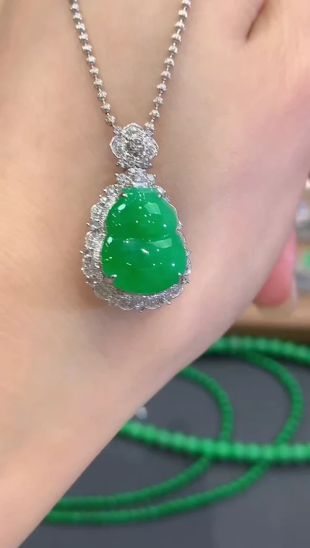 吊坠(不含链)18K金镶嵌翡翠q22