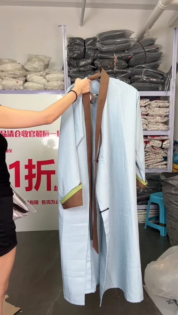 蓝色华夫格   s