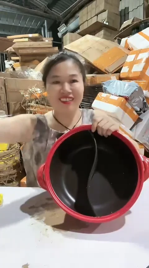 瑕疵不圆红色鸳鸯锅