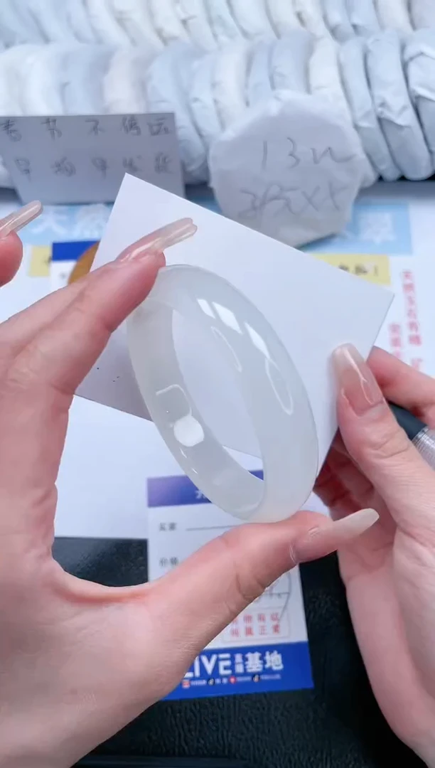 【闪购商品】石英质玉手镯未镶嵌T279-54.7