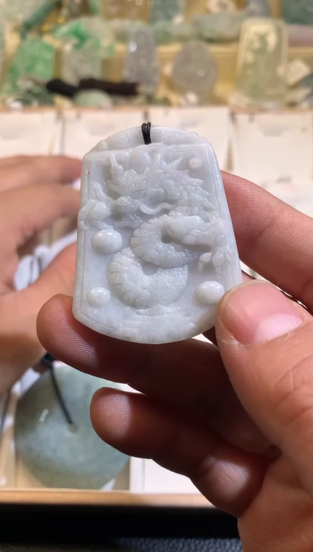 【闪购商品】翡翠颈饰未镶嵌02/24/18