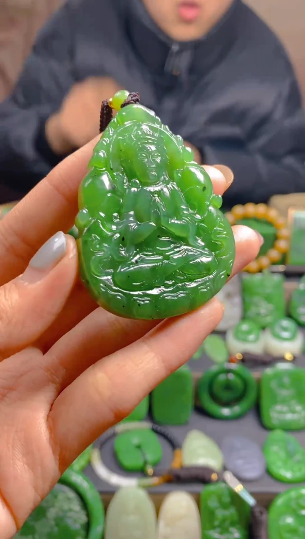 颈饰未镶嵌和田玉1