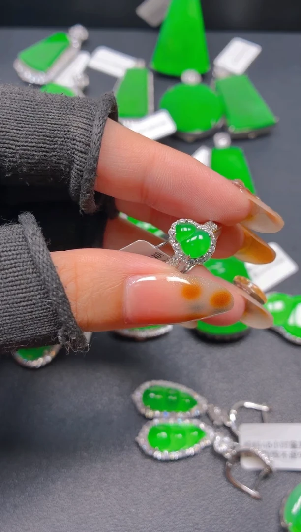 银S925镶嵌戒指翡翠1